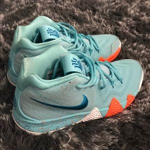 Kyrie 4